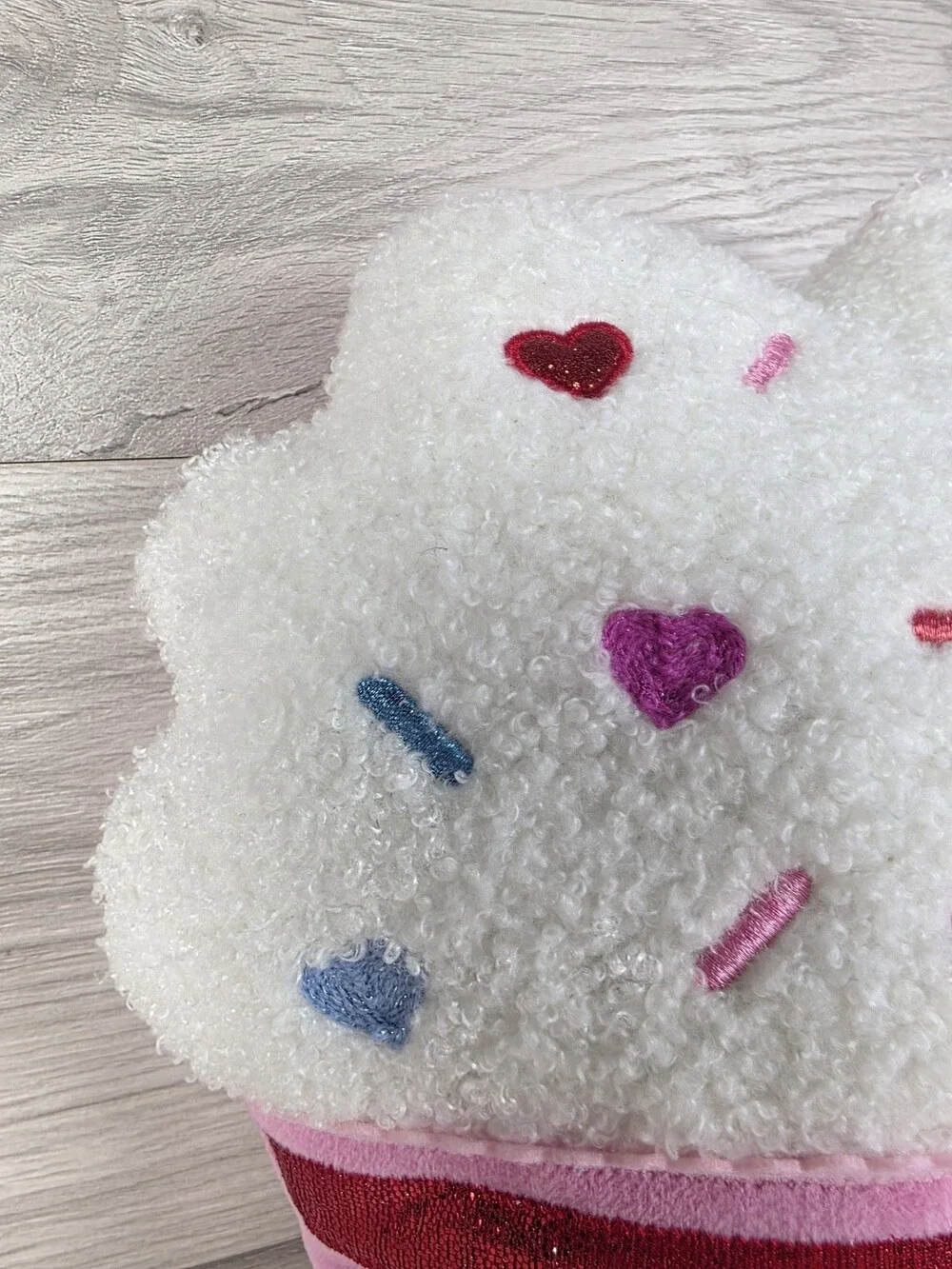 Spritz Cupcake-Shaped Plush Pillow SU22 Decorative SU22